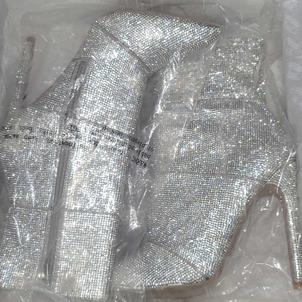 Shoes - Picture 6 of 6